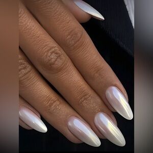 White Pearl Medium Oval Nail Kit | 24-Piece Press-On | New